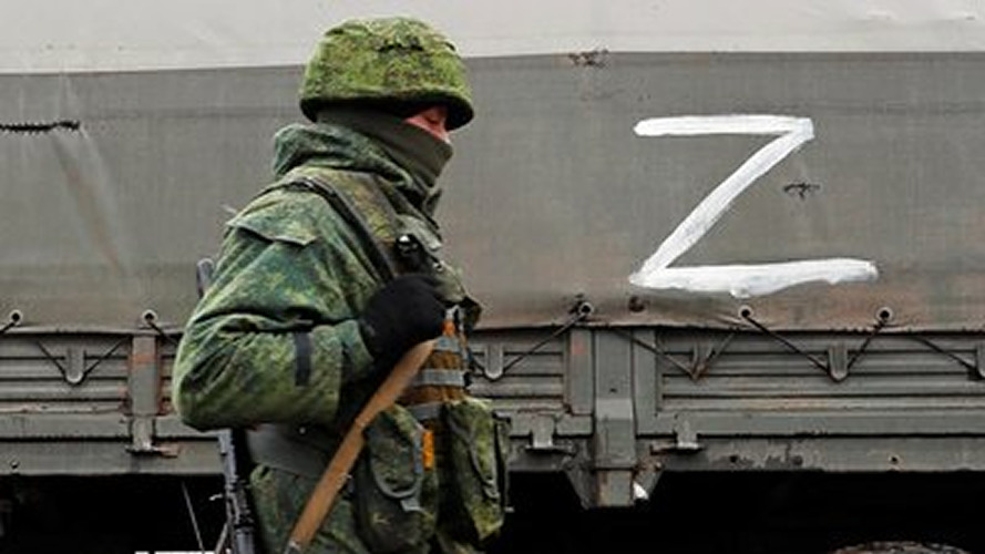 На окупованому Запоріжжі військові РФ “познущалися” з двох школярок – що відомо